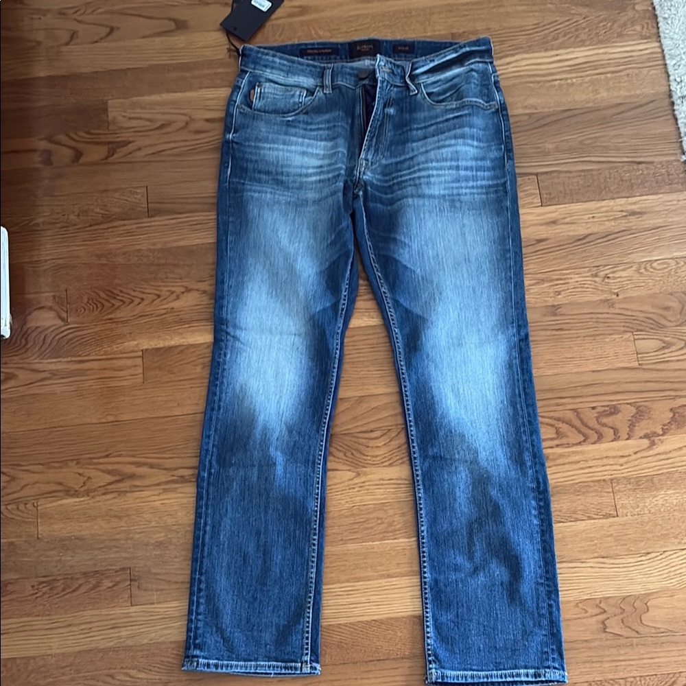 Men's Blue Jeans 33/32 NWT
